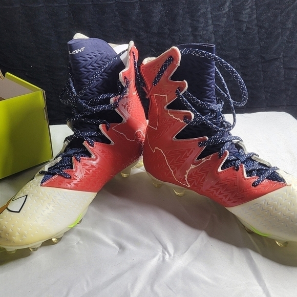 Under amour NIB collectors football cleats size 12 - Picture 3 of 11